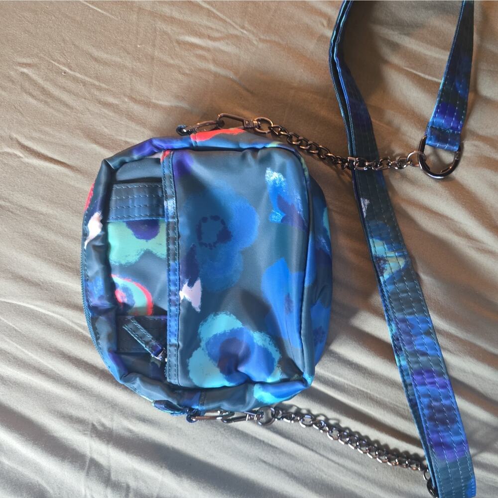 Lug Swing Bag Crossbody Sling Shoulder Waist in Mystic Bloom Forest NWOT phone - Picture 6 of 10